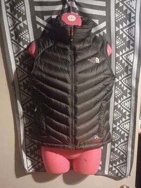 The North Face Black Quilted Insulated Vest Summit Series